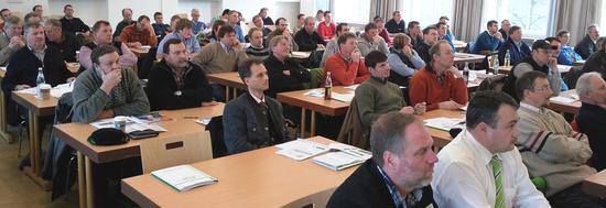Die Vorträge erfolgten in der Aula des Agrarbildungszentrums Landshut-Schönbrunn Die Vorträge erfolgten in der Aula des Agrarbildungszentrums Landshut-Schönbrunn