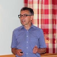 Pflanzenbauberater Anton Weig erprobt am Betrieb seit vielen Jahren erfolgsversprechende Konzepte zum Boden- und Gewässerschutz / © M. Müller - ALB Bayern e.V. Pflanzenbauberater Anton Weig erprobt am Betrieb seit vielen Jahren erfolgsversprechende Konzepte zum Boden- und Gewässerschutz