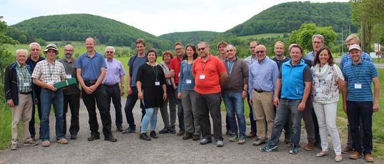Gruppenfoto und Verabschiedung von Hr. Baumann / © K. Elbs - ALB Bayern e.V. Gruppenfoto und Verabschiedung von Hr. Baumann