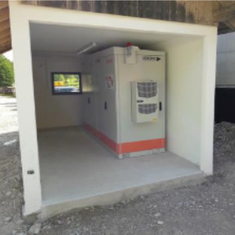 Der Betrieb Demmel verfügt u.a. über einen stationären 138 kWh starken Speicher. / © F. X. Demmel Der Betrieb Demmel verfügt u.a. über einen stationären 138 kWh starken Speicher.