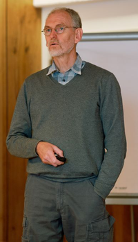 Veranstalter und Fachberater Ulrich Mück vom Demeter Erzeugerring im Landeskuratorium für pflanzliche Erzeugung in Bayern e.V. (LKP) / © L. Müller, ALB Veranstalter und Fachberater Ulrich Mück vom Demeter Erzeugerring im Landeskuratorium für pflanzliche Erzeugung in Bayern e.V. (LKP)